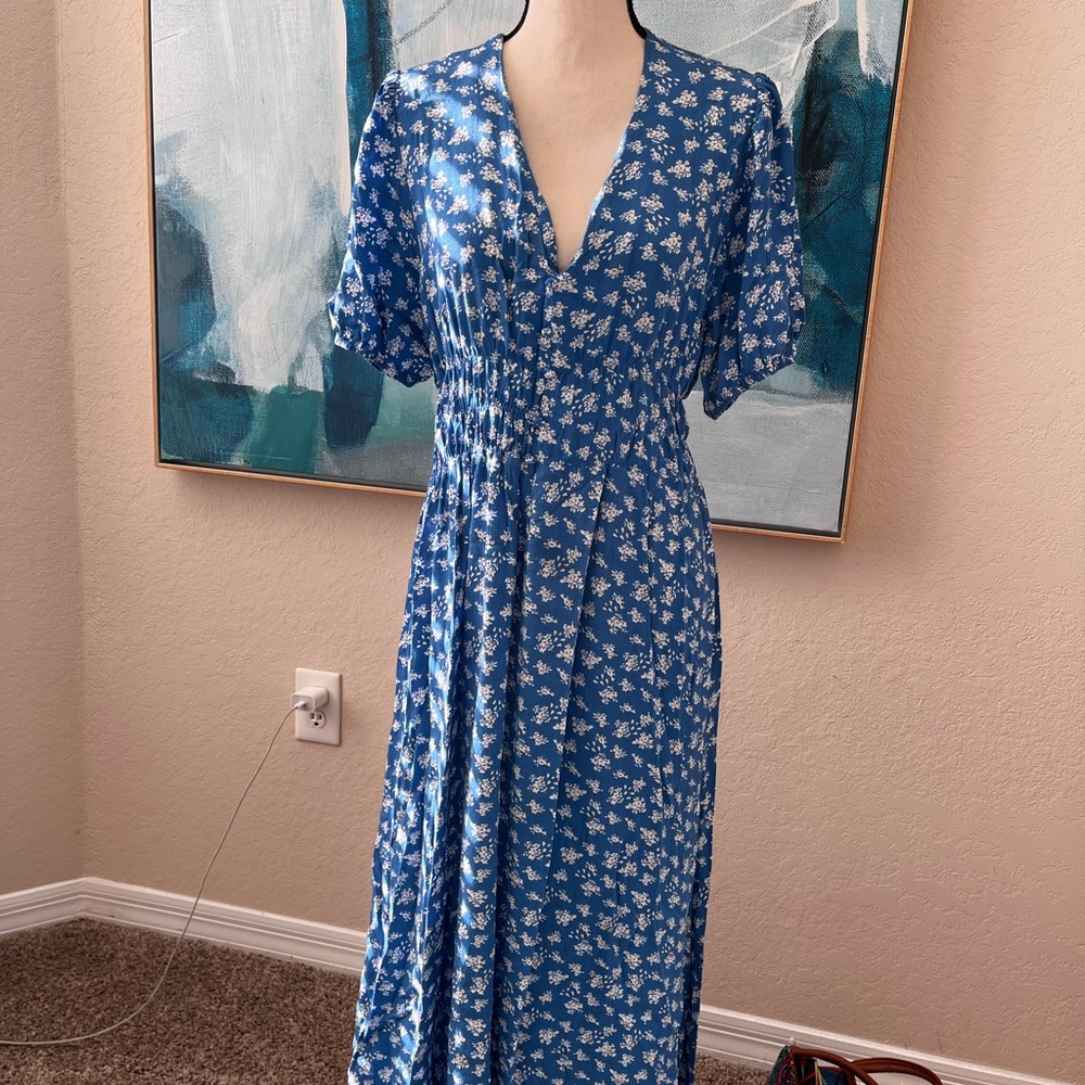 Chic Blue Floral Midi Dress